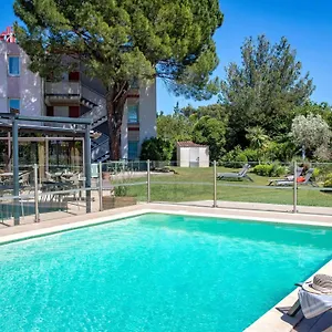 https://ibis-salon-de-provence.fr-provencehotel.com